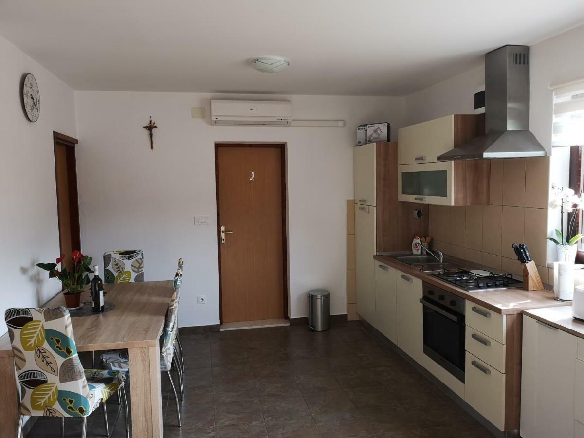 Holiday Home Cvitka Vis Exterior photo